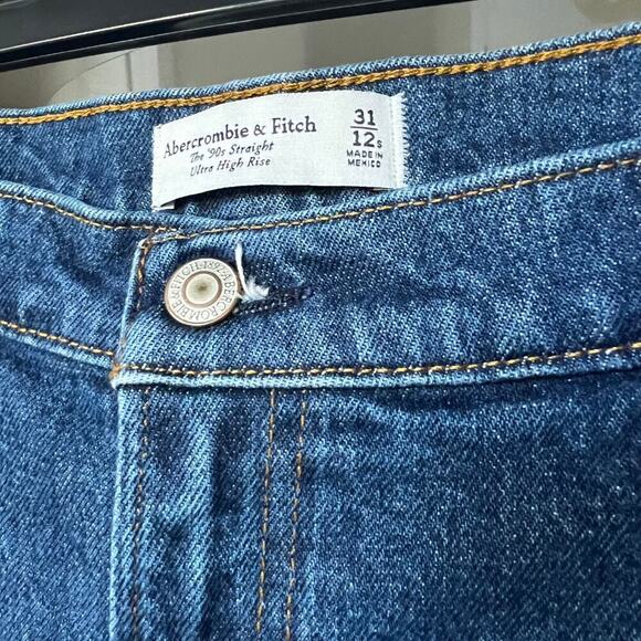 Abercrombie & Fitch Ultra High Rise 90s Straight Jean Medium Wash - Picture 4 of 7